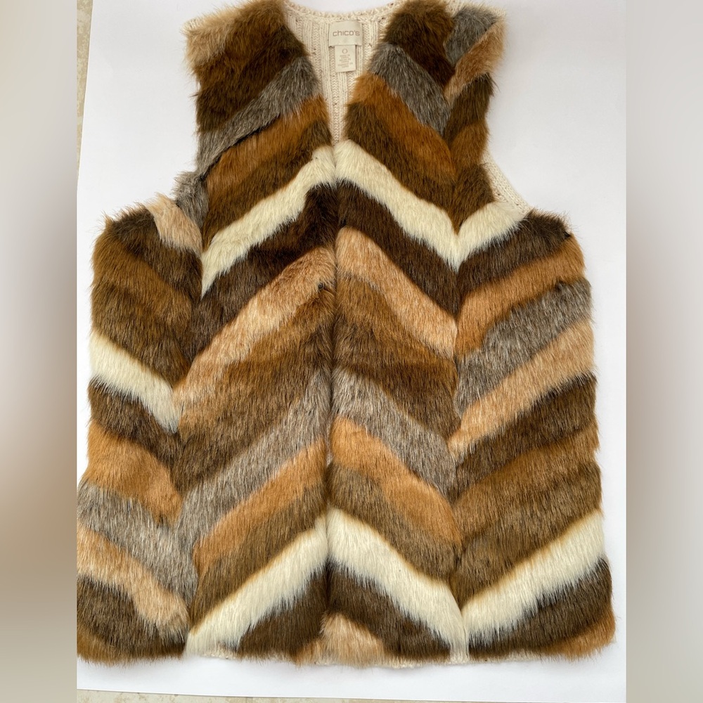 Chico’s Faux fur Vest Sz 0